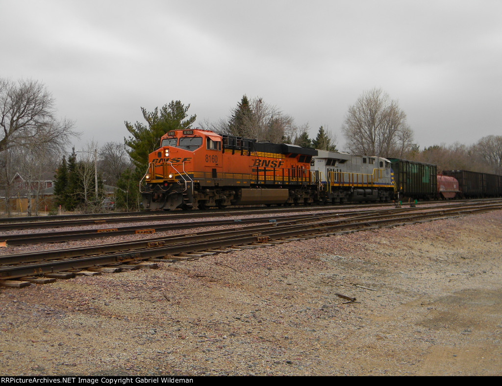 BNSF 8160 & CN 3969